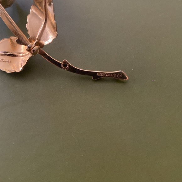 Giovanni Golden Vintage Rose Brooch - Picture 3 of 3